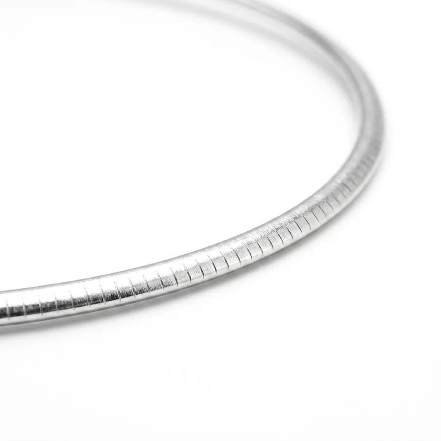 Gargantilha de Ouro 18k Ômega Bicolor de 2,6mm Com 45cm - Imagem 4