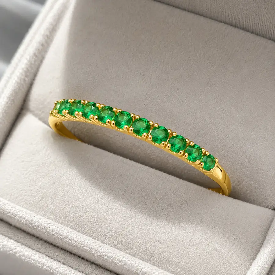 Anel Meia Aliança de Ouro 18k com 8 Esmeraldas de 10 Pontos - Imagem 4