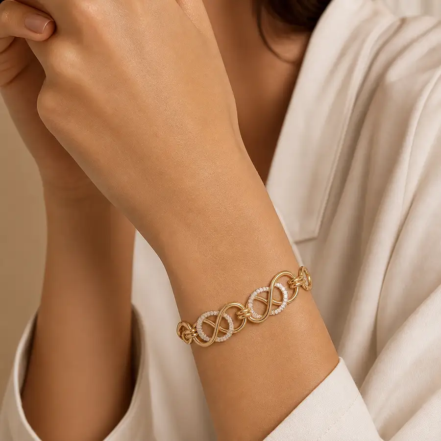 Pulseira Cravejada com Elo Infinito e Círculo Cravejado Banhada a Ouro 18K - Imagem 2